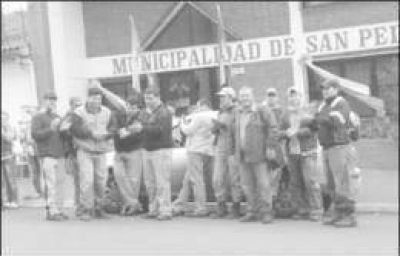 Municipales de San Pedro reclaman aumentos y no descartan endurecer la protesta
