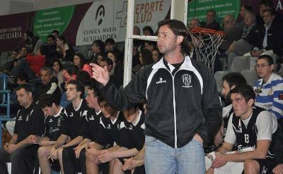Jos� Luis Pisani renov� su contrato con Estudiantes