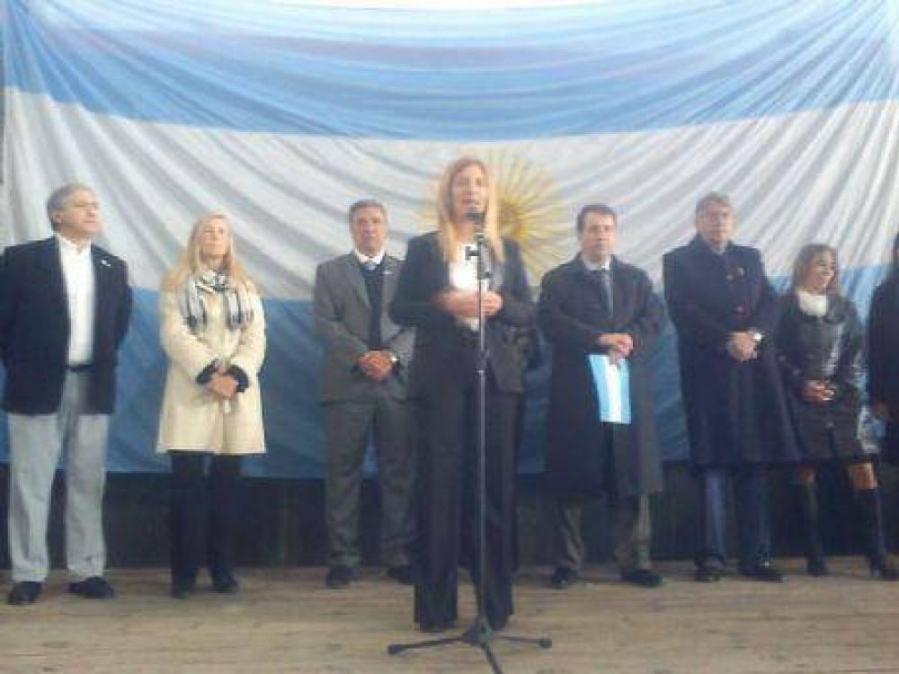 Nora de Luc�a visit� Berisso: �La ciudad es un ejemplo de los que eligieron esta tierra�