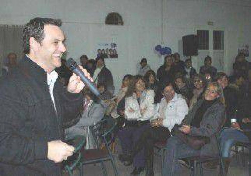 Bongiovani: "Los vecinos necesitan ser escuchados" 
