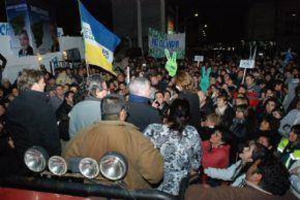 Das Neves Responde Con Un Acto Masivo Al Fallo Del Federal