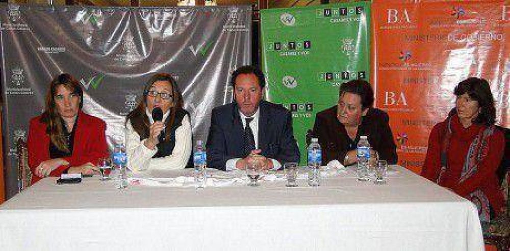 Carlos Casares: convenio de cooperaci�n y adhesi�n a la campa�a �Maltrato Cero-Mujeres por la Paz�