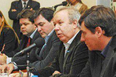 Promulgan ley minera y anuncian que se abrir� la discusi�n salarial