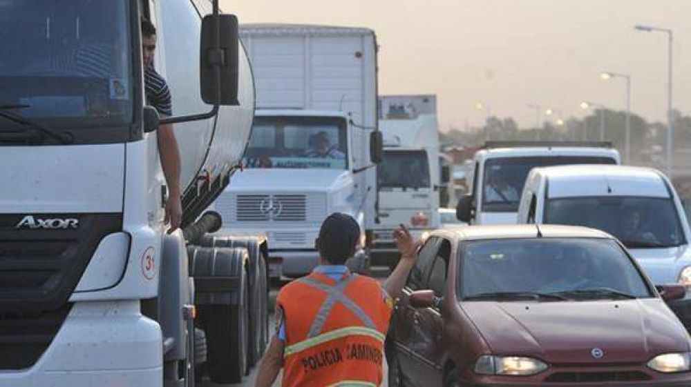 Desde las 18:00 comienza la restricci�n a la circulaci�n de camiones en rutas