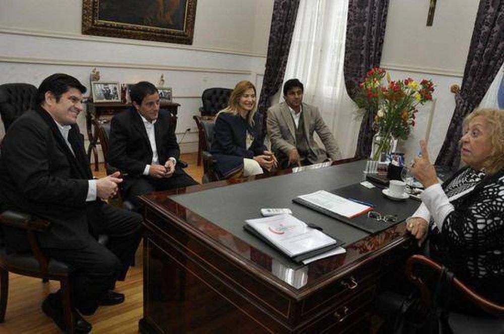 La intendente Giroldi destac� la importancia de la educaci�n t�cnica para el crecimiento y desarrollo  