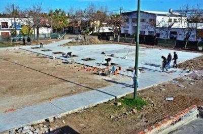 El Municipio de San Fernando realiza la remodelaci�n a nuevo de la plaza Carlos Gardel 