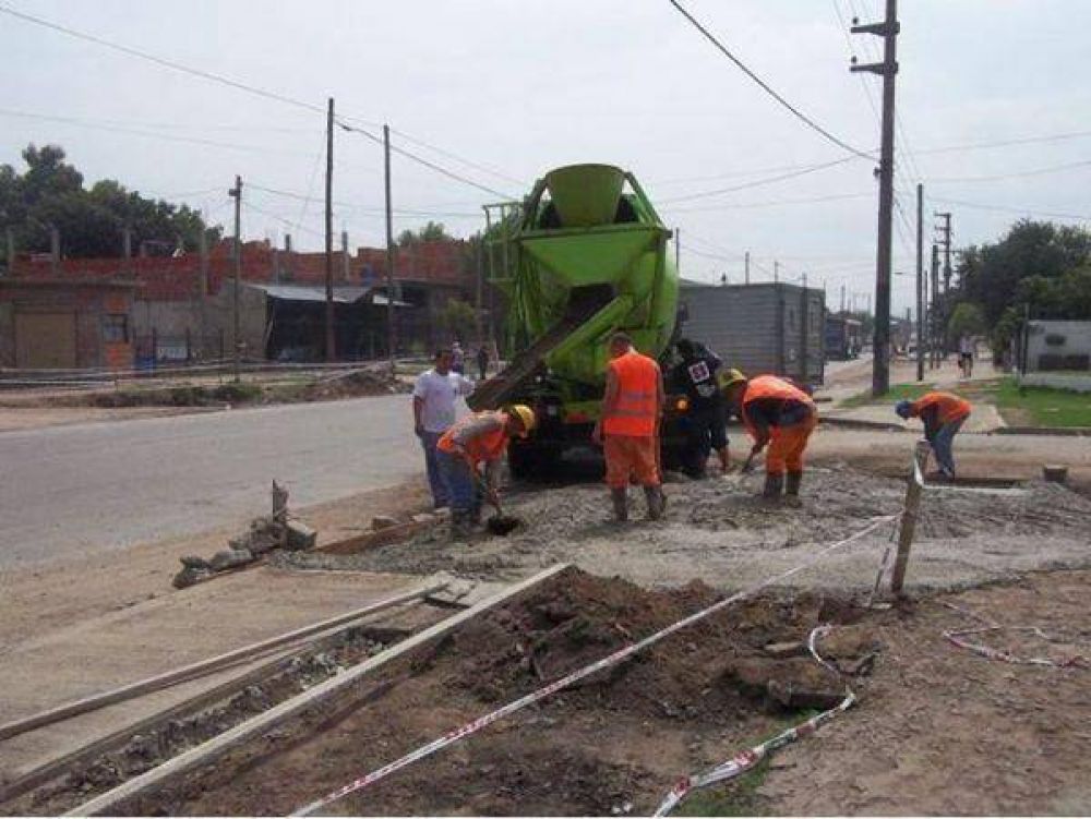 Intensifican trabajos de mantenimiento de la trama vial en varias localidades