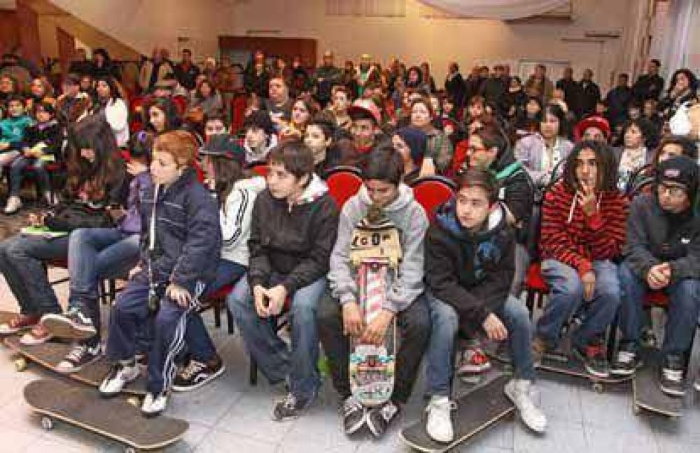 Avellaneda contin�a con las Asambleas del Presupuesto Participativo