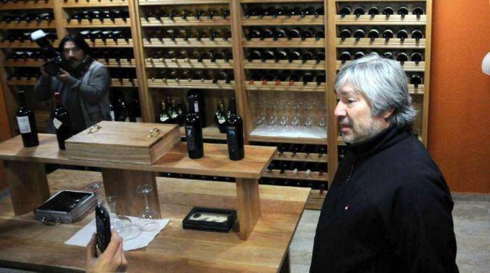 Acusan a B�ez de una maniobra para entrar al pa�s � 50 millones