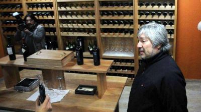 Acusan a B�ez de una maniobra para entrar al pa�s � 50 millones