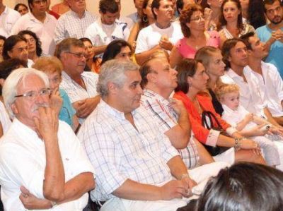 El Frente para la Victoria llevar�a cuatro listas