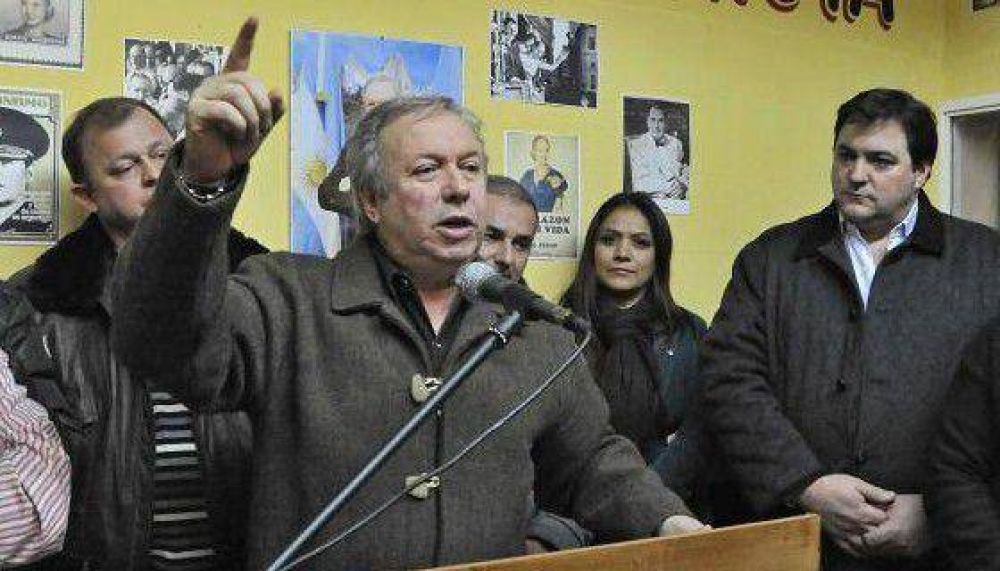 Peralta pidi� control parlamentario para las represas para evitar �la corruptela�