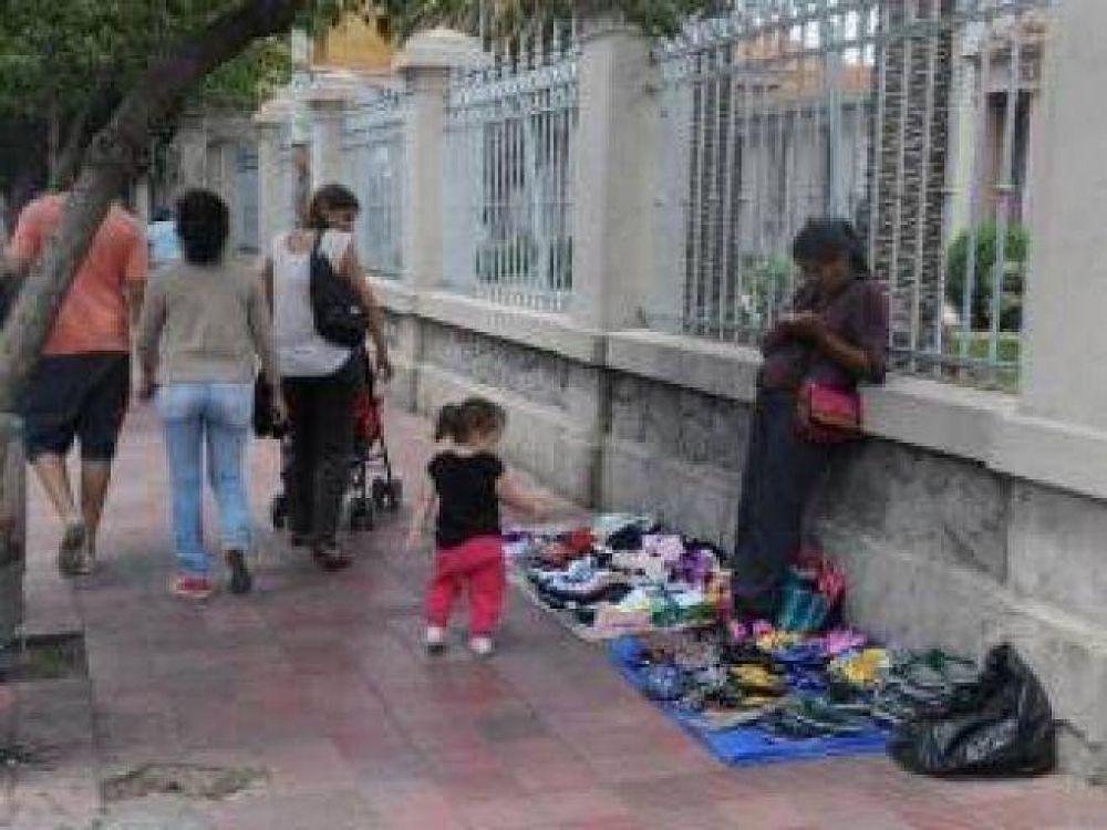 La Municipalidad comenz� un operativo para desalojar a los �manteros� del centro