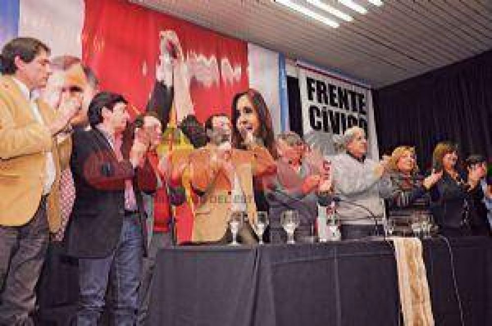 Frente C�vico present� candidatos nacionales