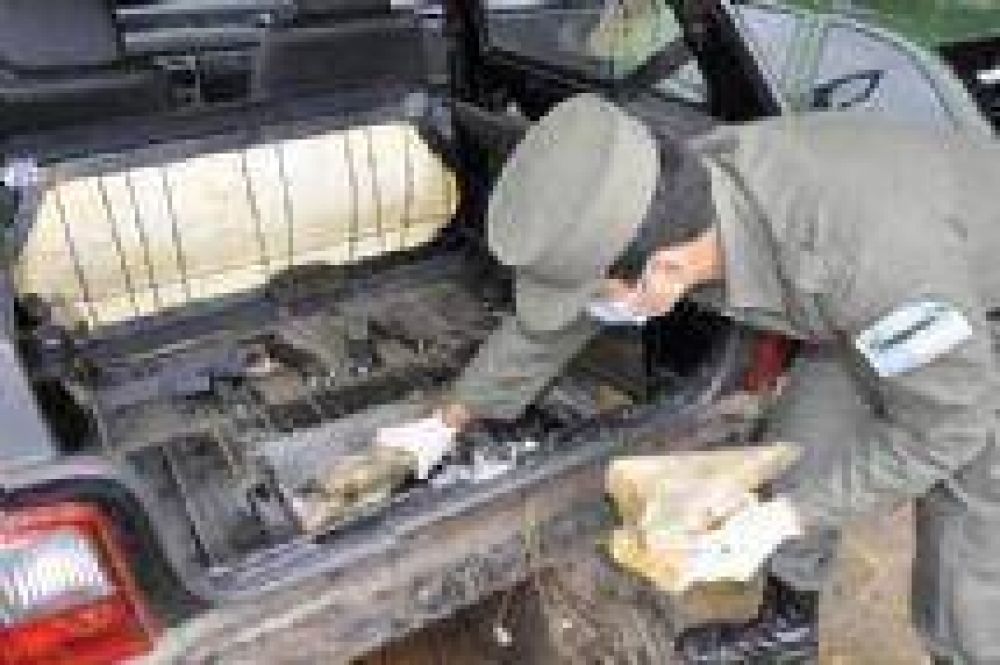 Salta: Gendarmer�a incaut� 44 kilos de marihuana en Senda Hachada
