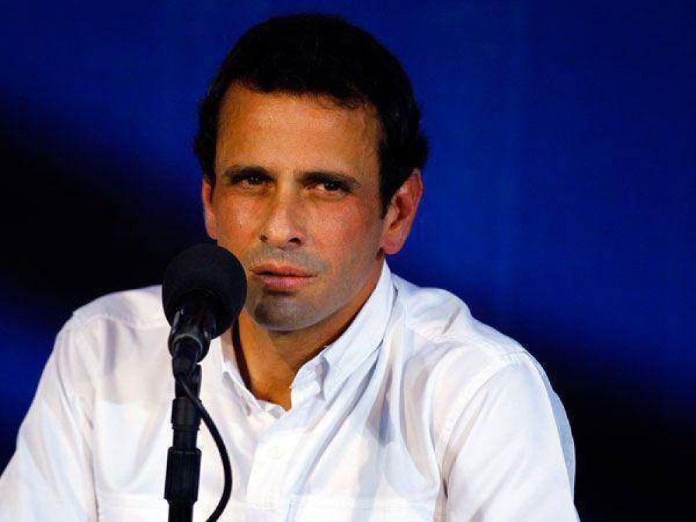 Capriles: "Si van contra la corrupci�n, se cae el Gobierno"