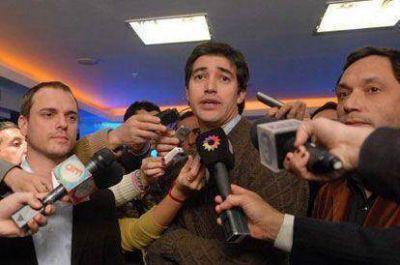 Adri�n P�rez renuncia a la Colaci�n C�vica y se suma a la lista de diputados de Sergio Massa
