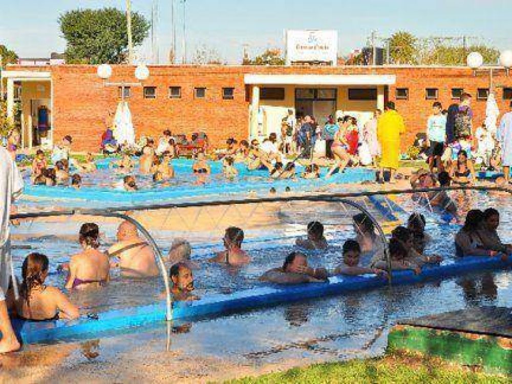 M�s de 10.000 personas se alojaron por d�a en Col�n durante el fin de semana largo