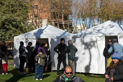 M�s de 600 personas fueron a la plaza central a vacunarse