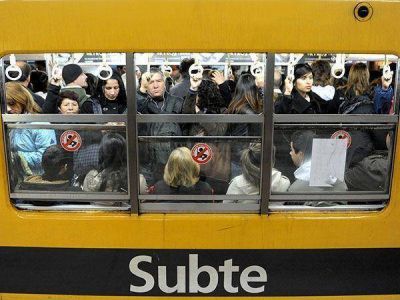 El subte comienza a recuperar sus pasajeros