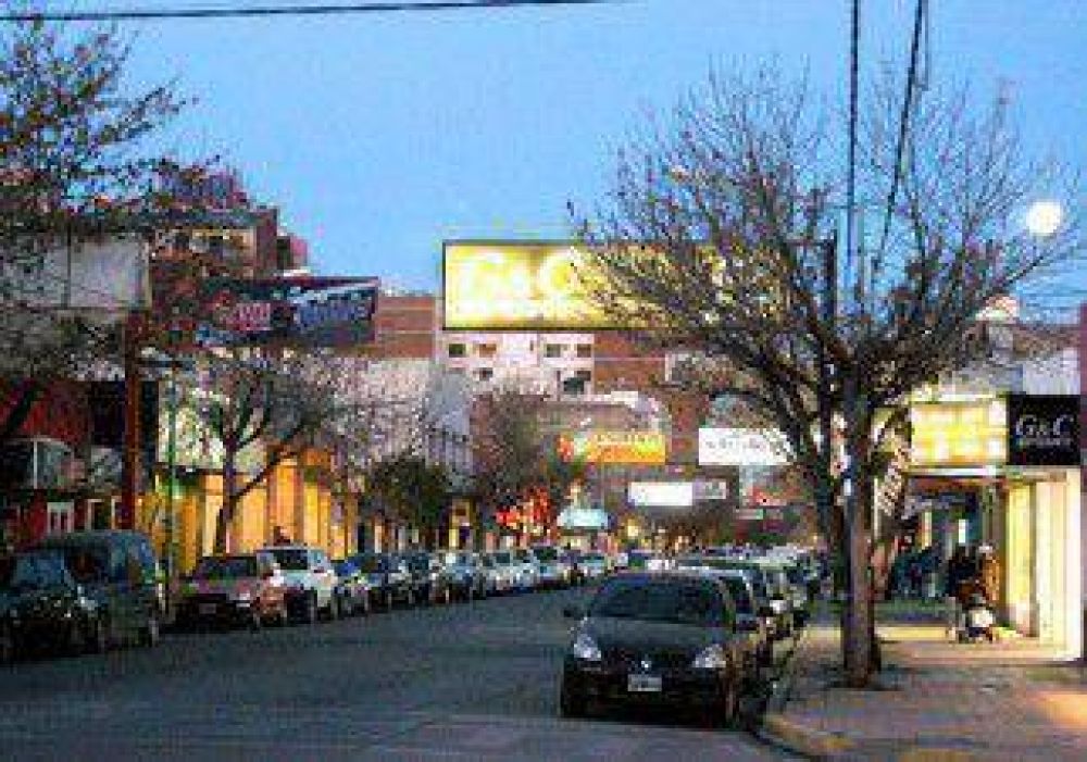 Redujeron a los due�os de una casa de pleno centro y robaron $15 mil 