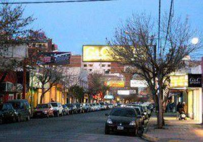 Redujeron a los due�os de una casa de pleno centro y robaron $15 mil 