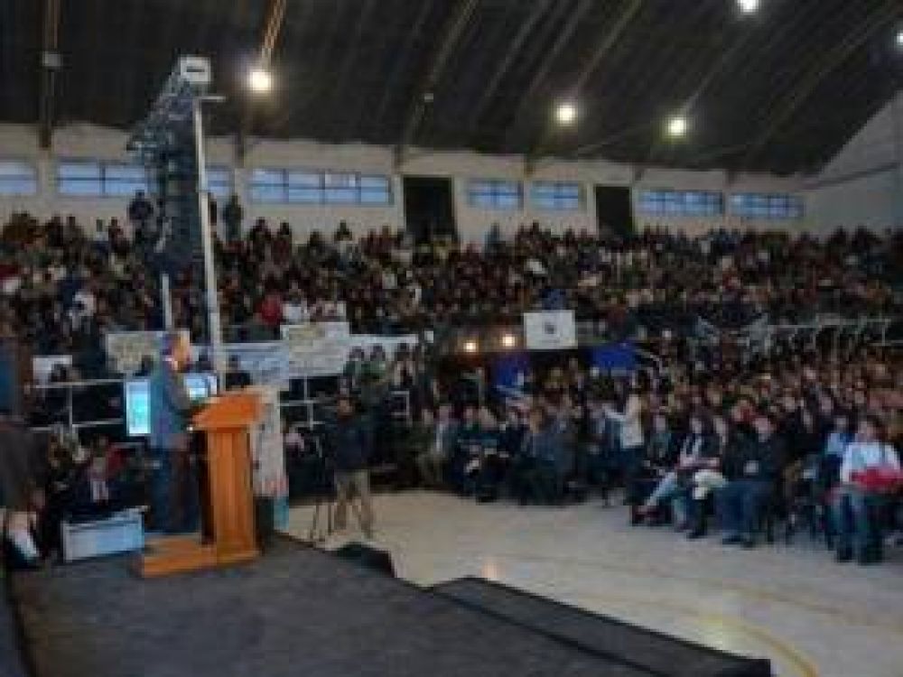 Informe Especial: "Volver a las aulas, el Plan 20-30 est� en marcha"
