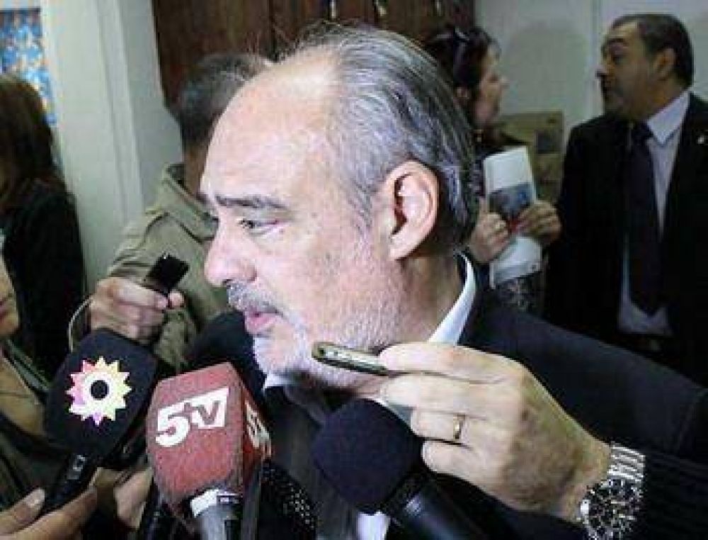 Colombi confirm� que los sueldos de junio se pagar�n del 26 al 28