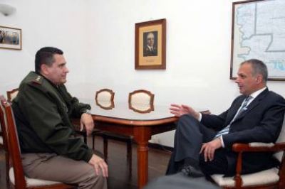 Buzzi y el nuevo jefe de Gendarmer�a Nacional hablaron de la seguridad