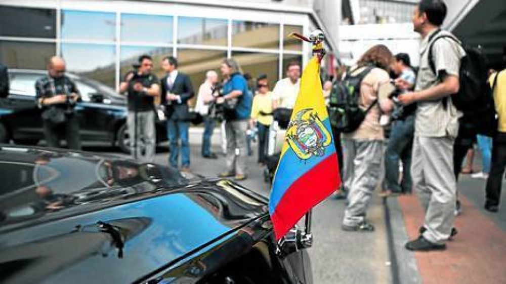 Escap� el joven que revel� el espionaje en EE.UU. y pidi� asilo a Ecuador