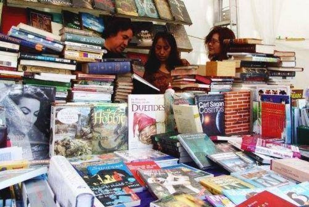 Carlos Paz est� preparando la Feria del Libro del Centenario