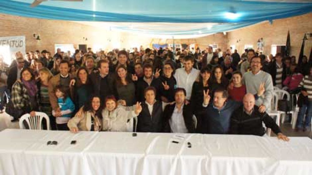 Pittelli, Franetovich y Rolandi presentaron los candidatos del Frente para la Victoria 