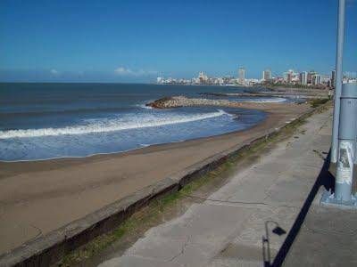 Desalojan a personas que se instalaron en un sector de la costa
