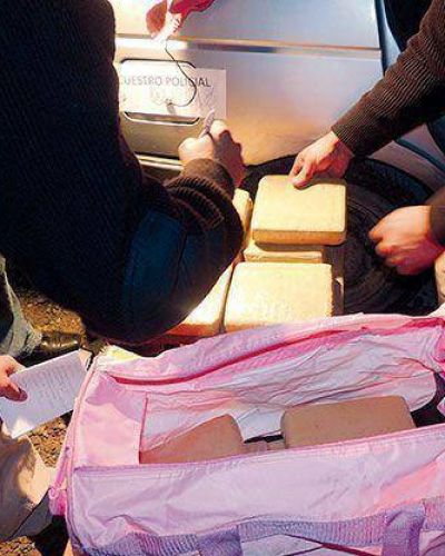 Detienen a una banda con marihuana, coca�na y 100.000 pesos