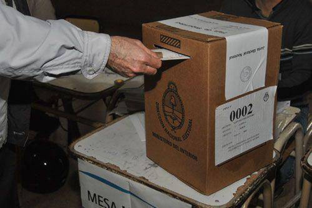 Fuerzas pol�ticas de Santiago del Estero presentaron sus listas para las primarias