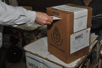 Fuerzas pol�ticas de Santiago del Estero presentaron sus listas para las primarias