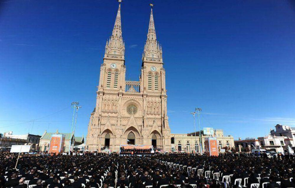 Juran 4 mil cadetes de la Polic�a Bonaerense en Luj�n