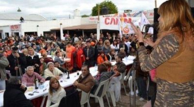 �Estamos recreando la democracia�, dijo Ayala en Villa Angela