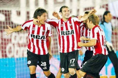 Estudiantes hizo los goles que fall� Lan�s