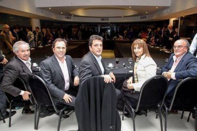 Sergio Massa present� a su equipo haciendo eje en "unidad y futuro"