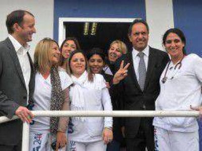 Elecciones 2013: Scioli e Insaurralde recorrieron UPA 24 en Lomas de Zamora