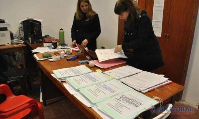 Con una baja en el FpV, se oficializaron 11 listas de candidatos para las Paso