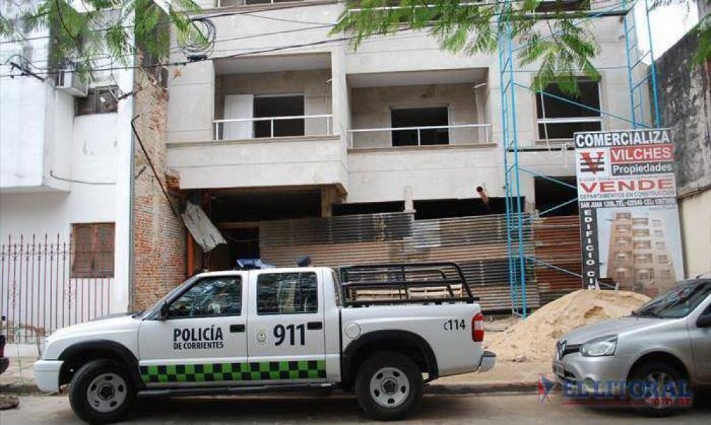 Un obrero herido al caer del segundo piso de un edificio en construcci�n