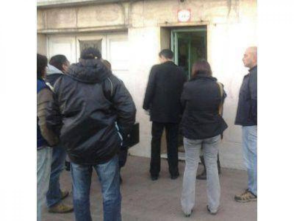 ASALTARON BAR Y ASESINARON AL DUE�O