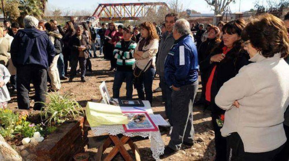 Pintaron estrellas en el sitio donde fallecieron sus hijos