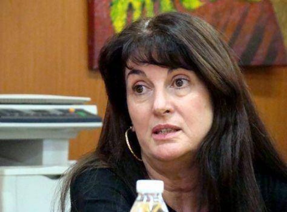 Galluccio insiste con que no es funcionaria