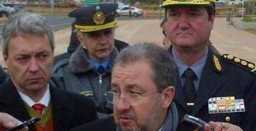 Polic�as no garantizar�an la seguridad en las elecciones y tildan de �rid�culo� al ministro Jorge Franco