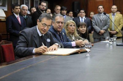 Cerisola completa el reordenamiento de funcionarios de su gabinete