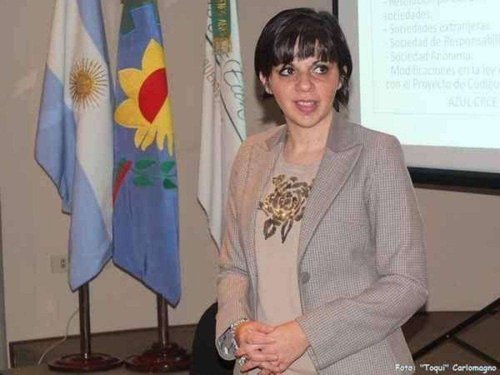 COMENZ� A DICTARSE EL PRIMER CICLO DE SOCIEDADES COMERCIALES
