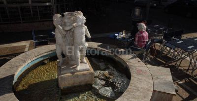 As� destroz� la fuente "Los Ni�os Cazadores"